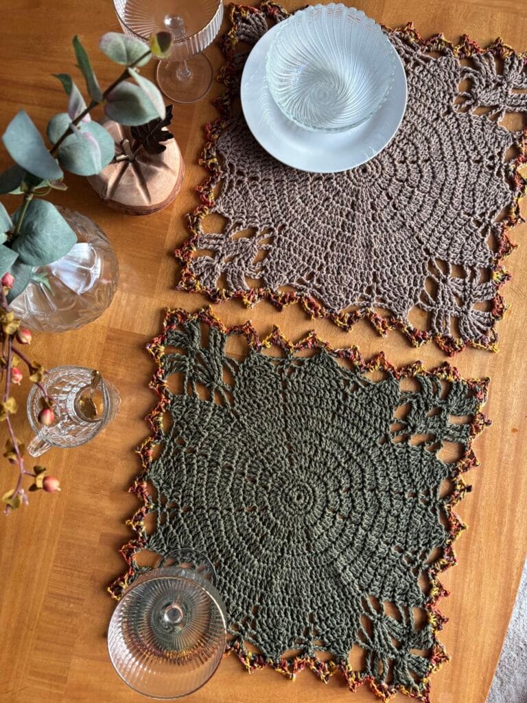 TABLE OF THANKS PLACEMAT – Crochet